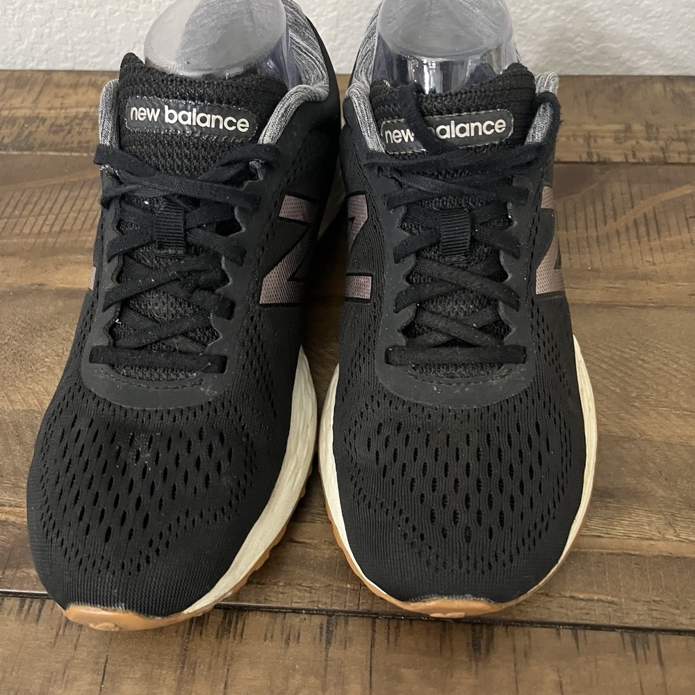 New Balance Fresh Foam Women Sneakers Size 8.5 Black - Picture 2 of 9